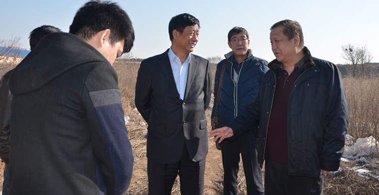實地察看車站北街的斷頭路。.jpg